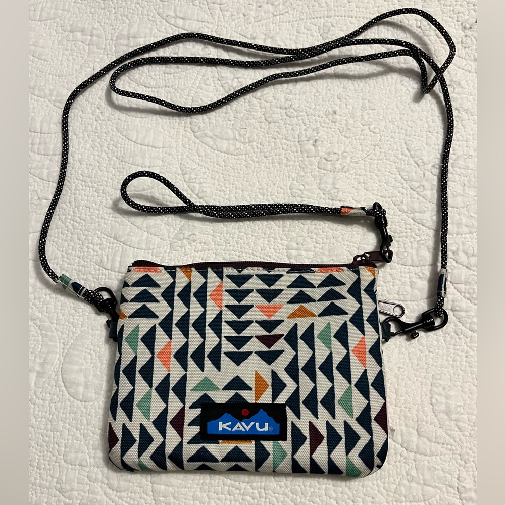 Like new small Kavu cross body purse